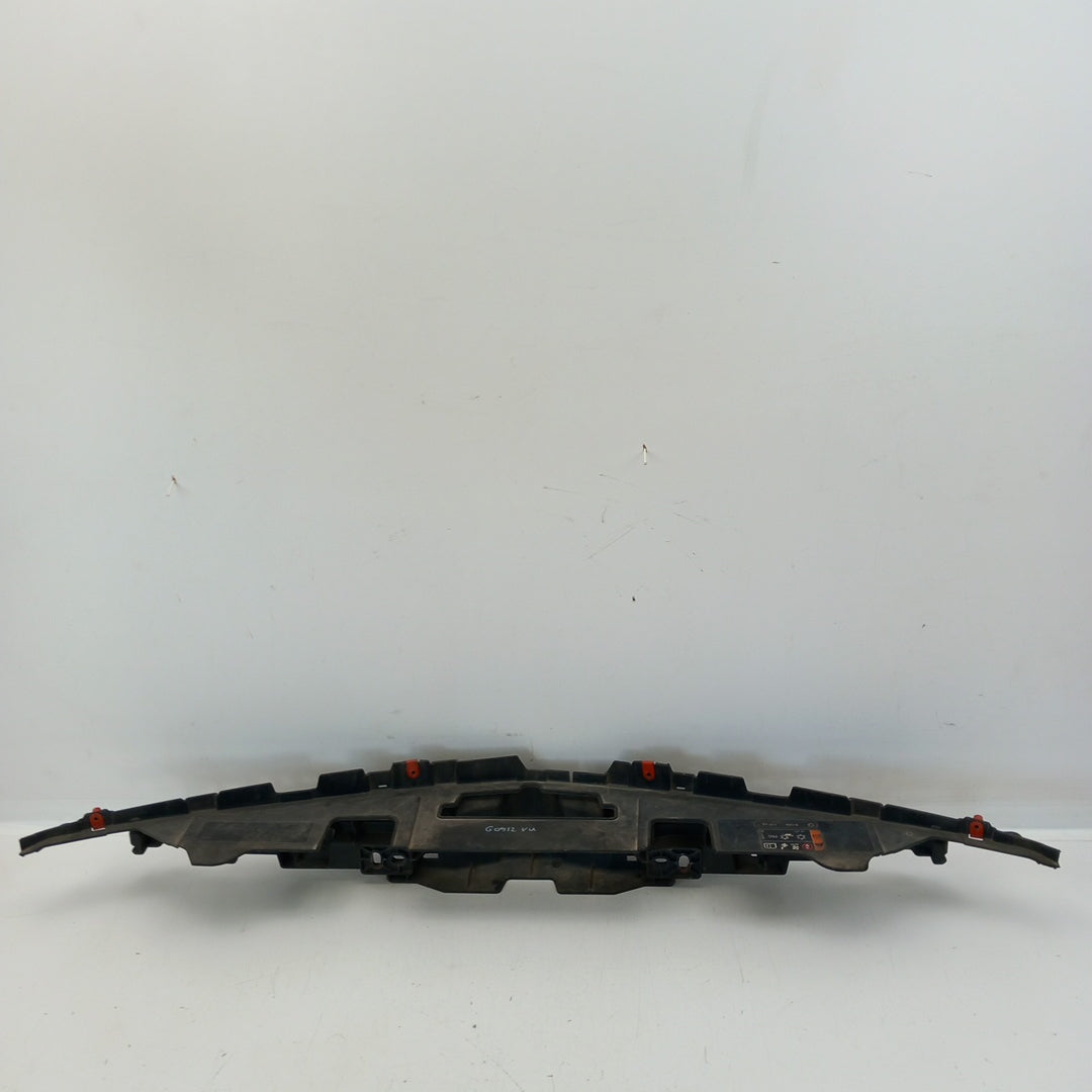 Водач предна броня централен Opel Insignia A