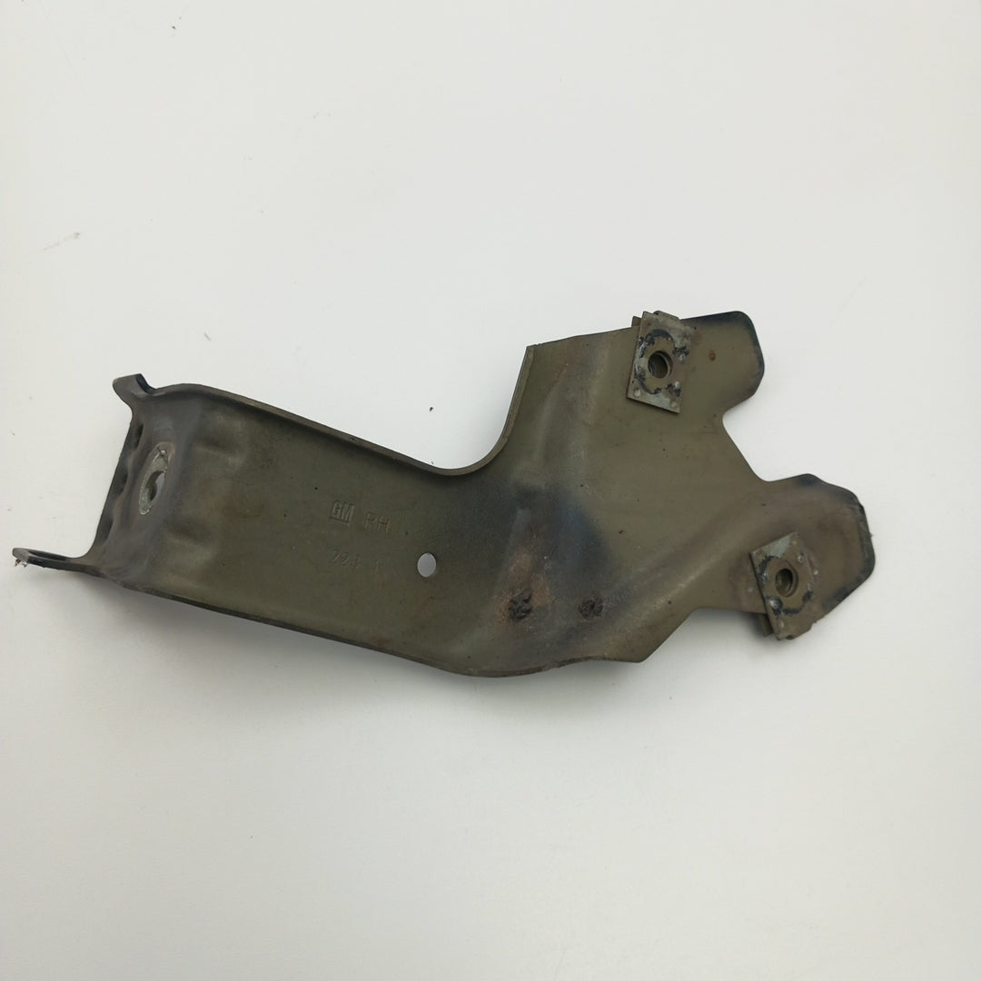 Държач калник преден десен Opel Insignia A