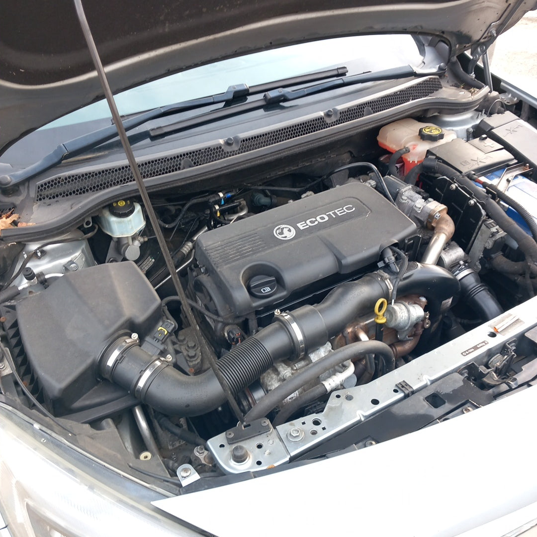 Opel Astra J 5-door 1,7 CDTI A17DTR Silver 2012 снимки/ P1014