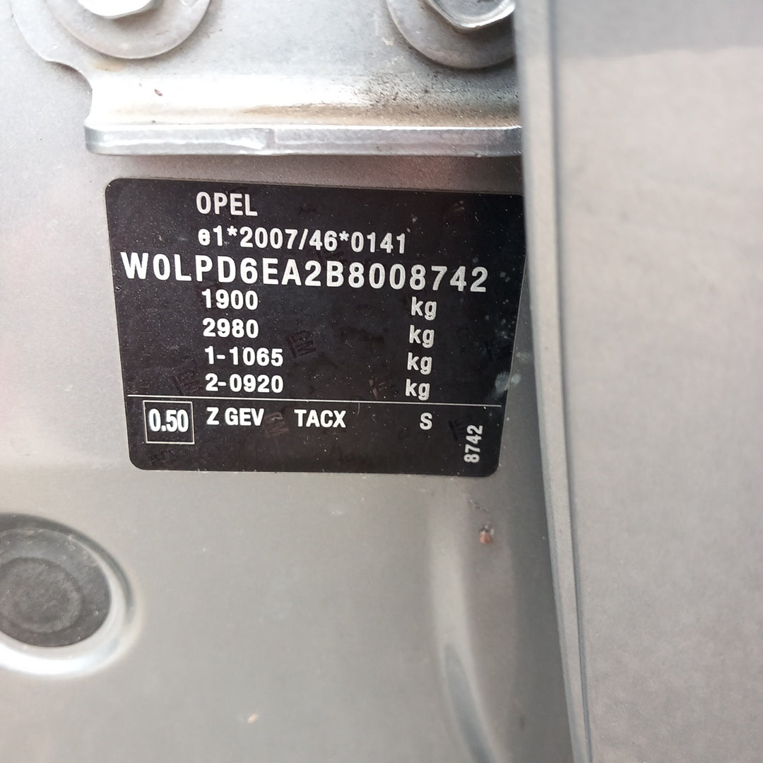 Opel Astra J 5-door 1,3 CDTI A13DTE Silver 2010 снимки / P1013
