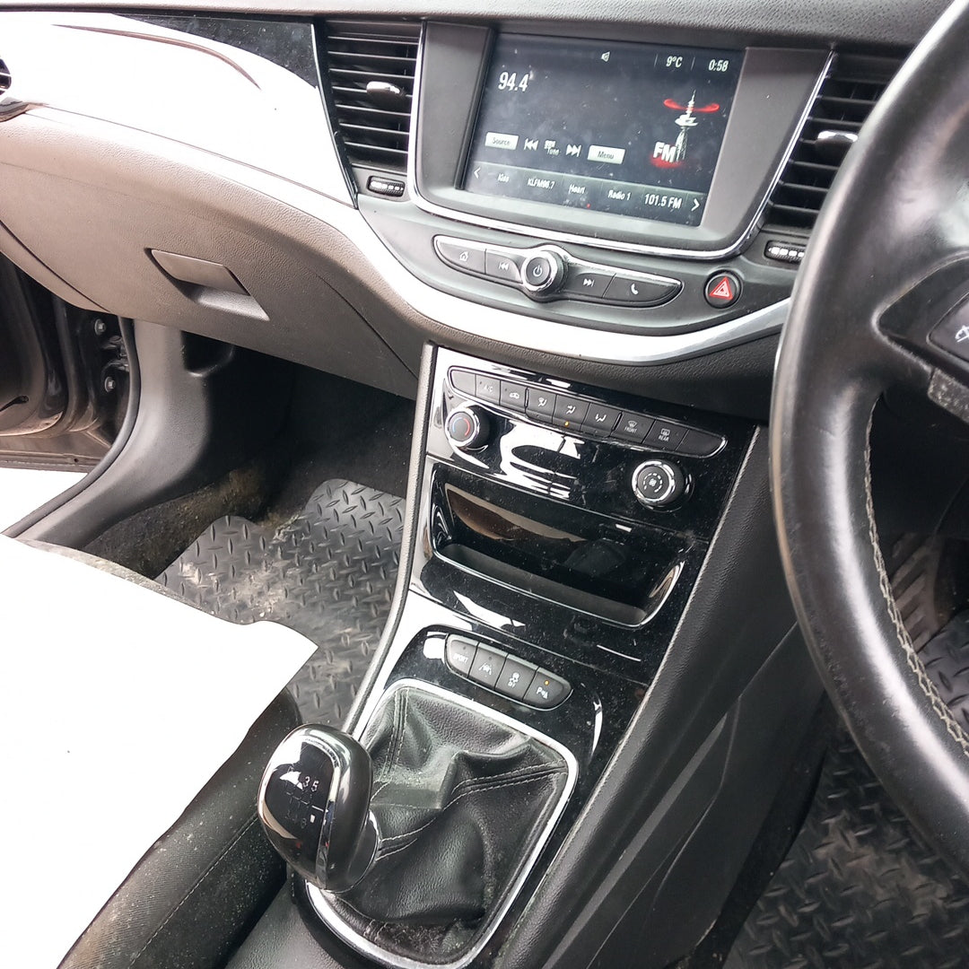 Opel Astra K 5-door 1,4 Turbo B14XFT 2015 снимки/ B1601