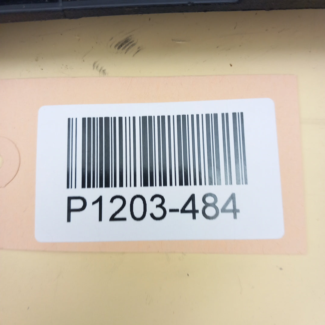 Кора външна предна дясна седалка счупена Opel Zafira C Tourer