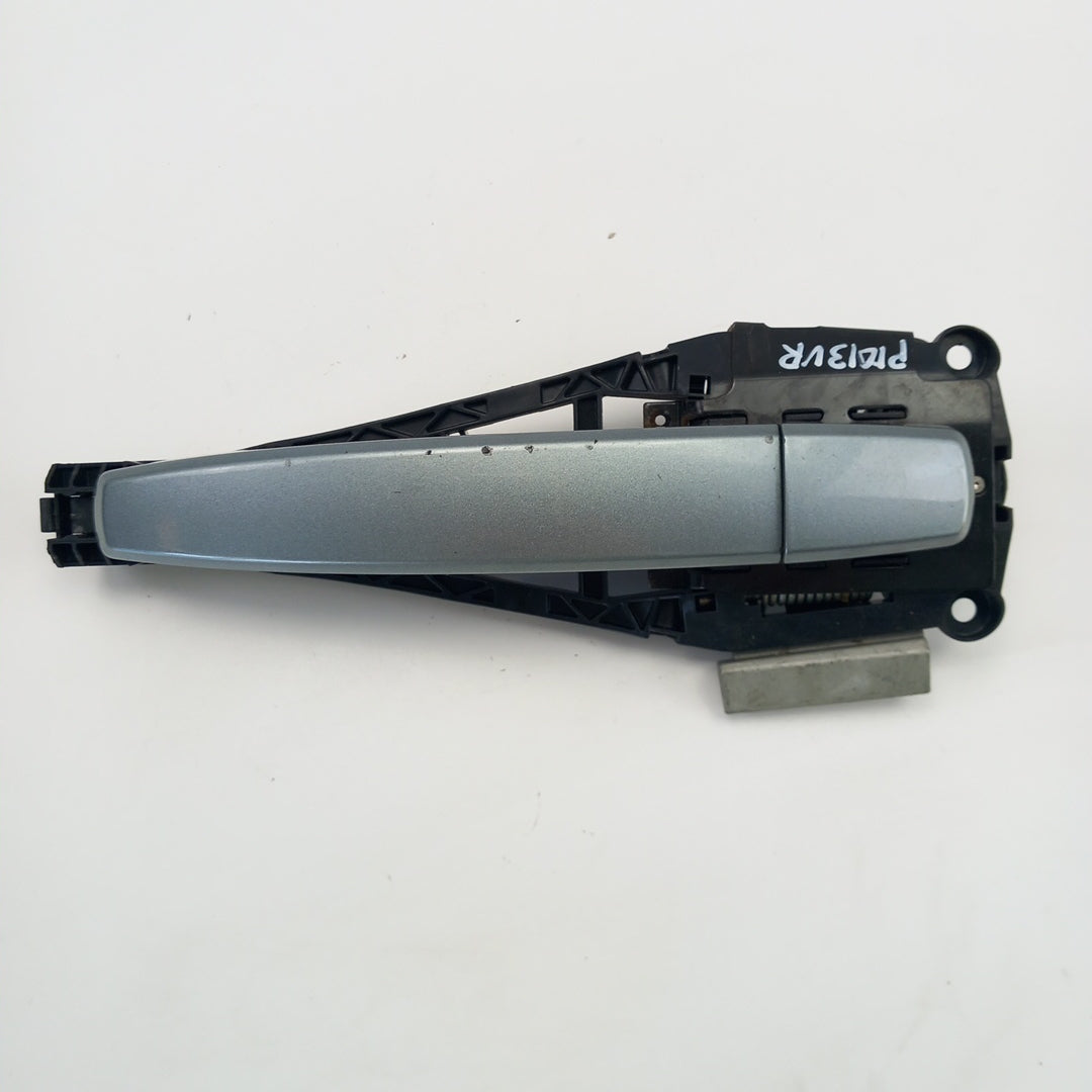 Външна дръжка на врата предна дясна Дефект Silbersee Z179 / GEV, RHD Opel Astra J