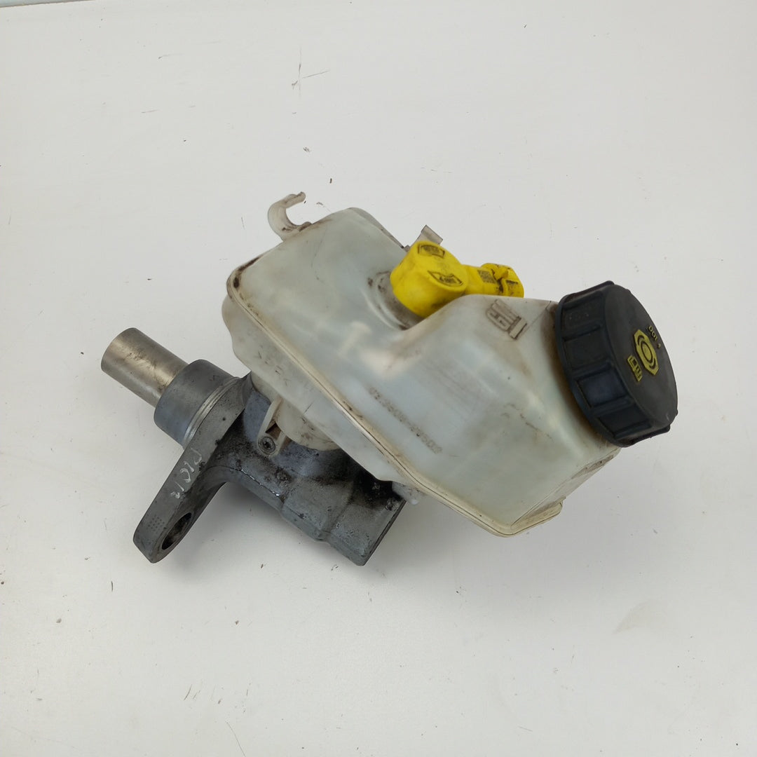 Казанче спирачна течност RHD Opel Astra J 1,3 CDTI A13DTE