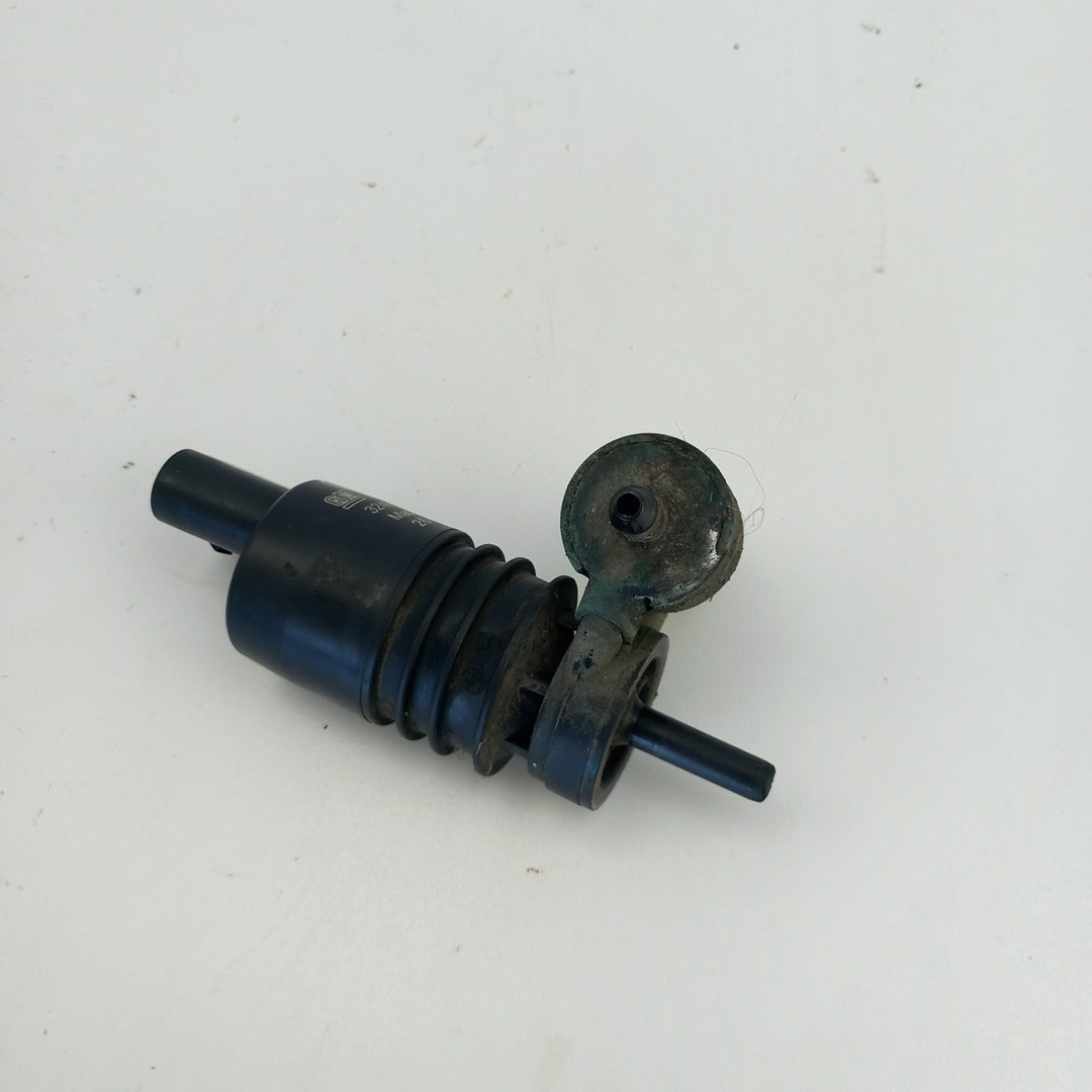 Помпичка чистачки Opel Astra J