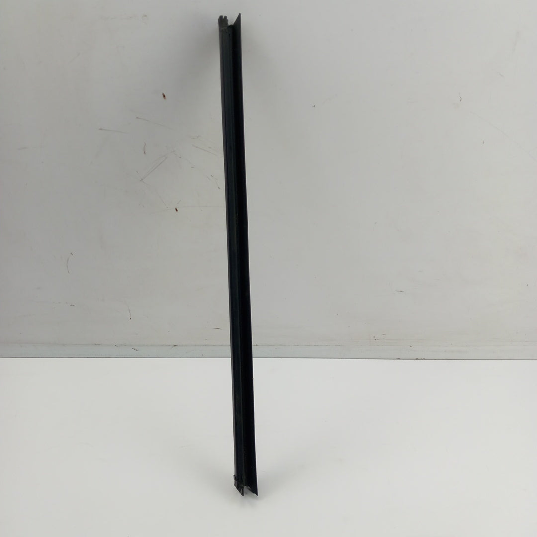 Лайстна стъкло на врата задна дясна вътрешна Opel Crossland X