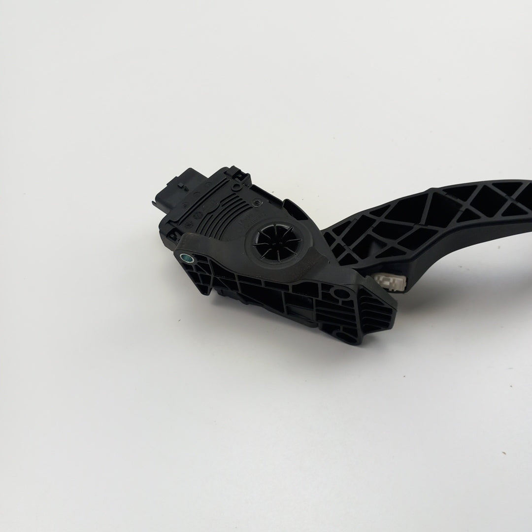 Педал газ RHD Opel Crossland X