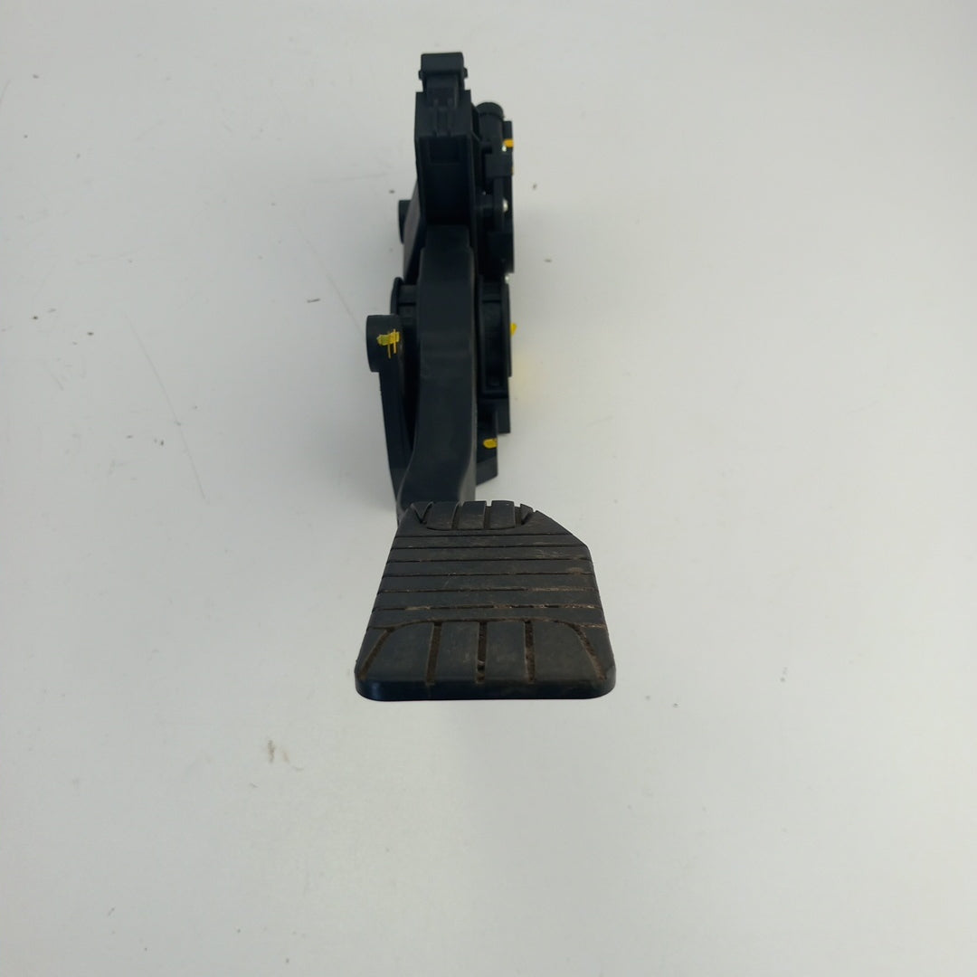 Педал газ RHD Opel Antara