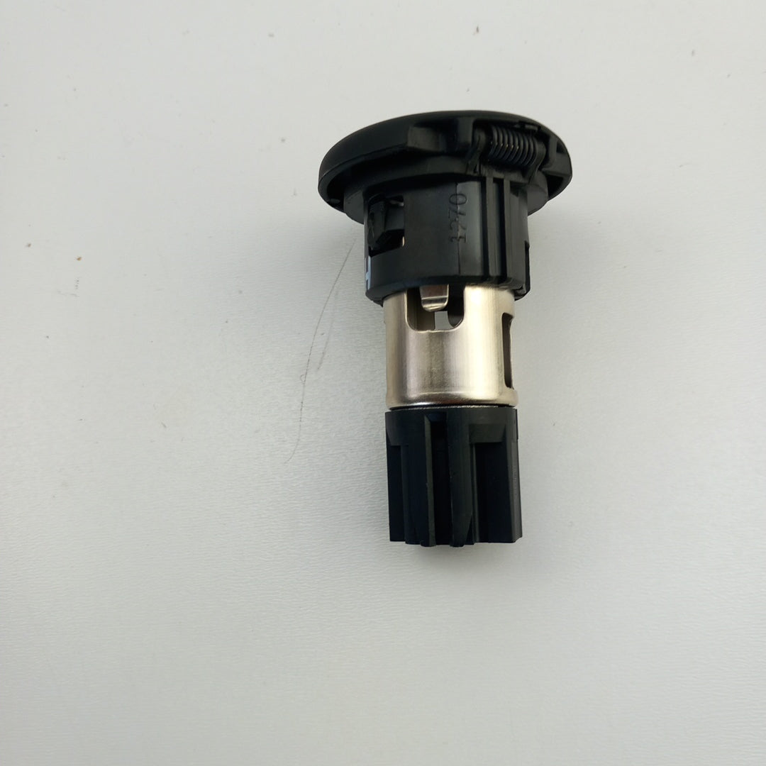 Букса аксесоари 12V отзад Opel Antara
