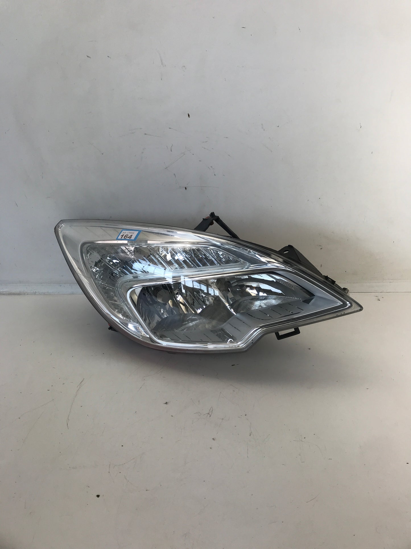 Фар преден десен RHD десен волан Opel Meriva B