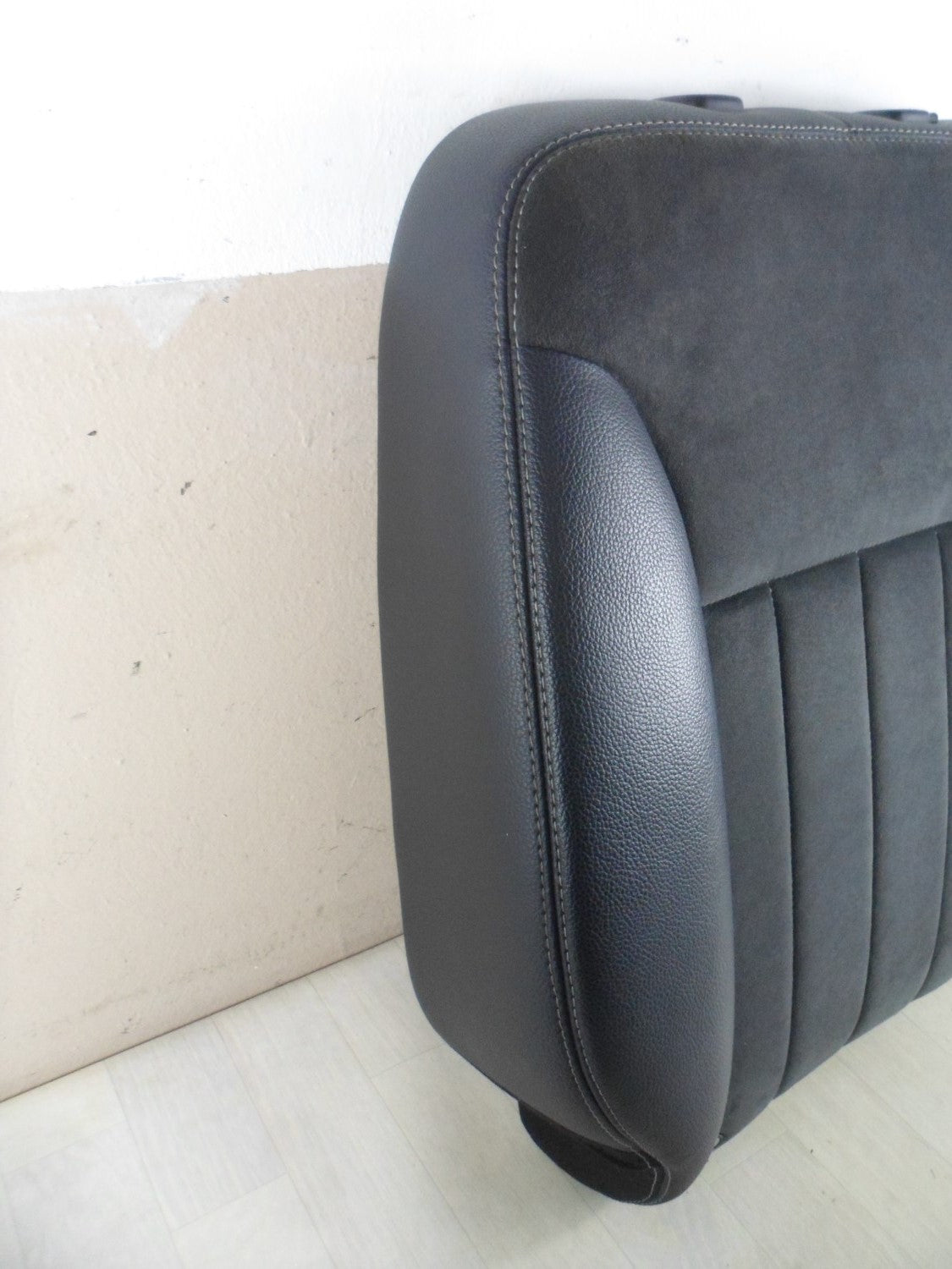 облегалка черна задна лява Mercedes W251 A2519206147