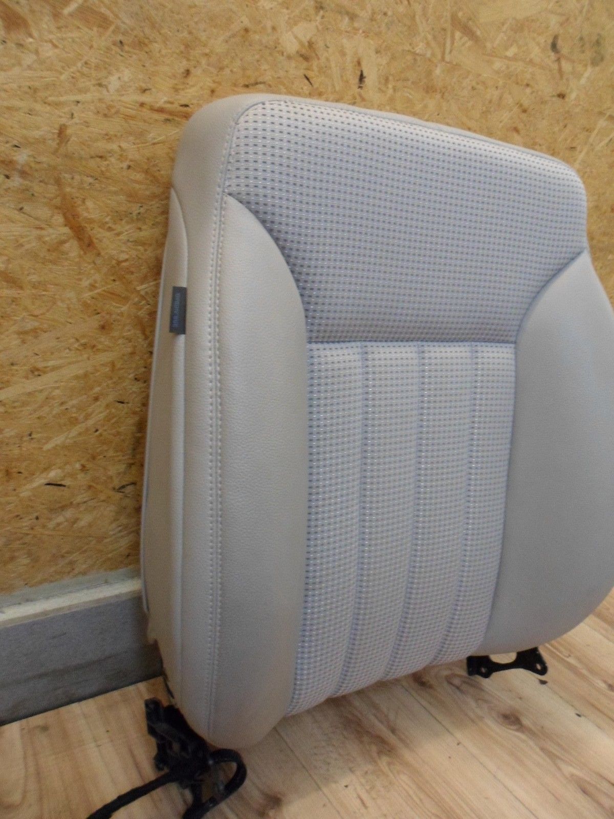 Sitzlehne Lehne Sitz Beifahrersitz vorne rechts Heizung Farbe Grau Mercedes W251