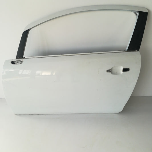Врата предна лява бяла Z474 Opel Corsa D 2/3 врати