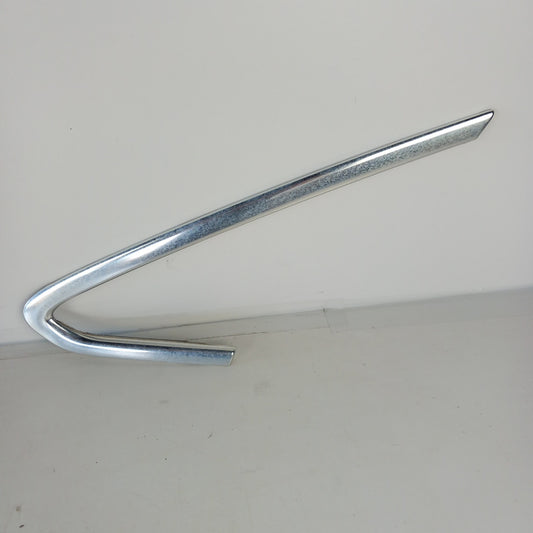 Лайсна хром ляво предно стъкло Opel Astra J 5 врати