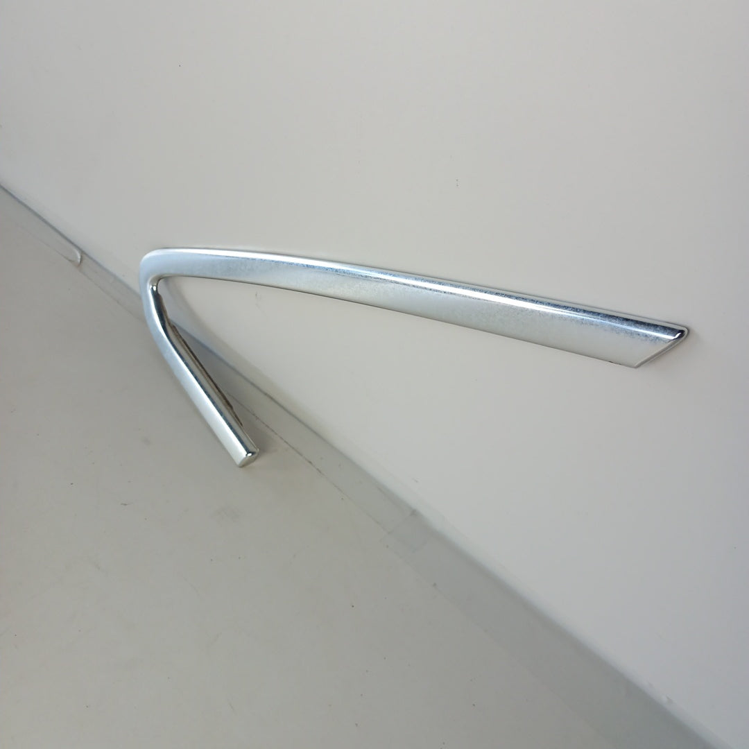 Лайсна хром ляво предно стъкло Opel Astra J 5 врати