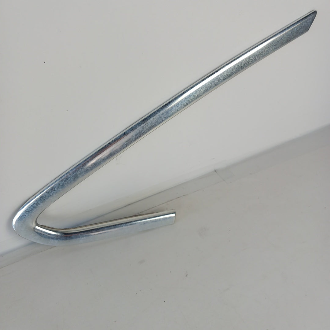 Лайсна хром ляво предно стъкло Opel Astra J 5 врати