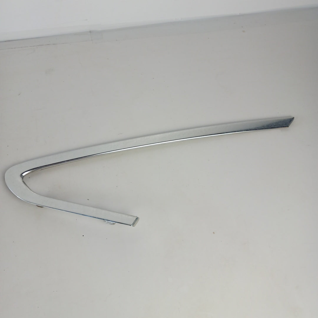 Лайсна хром ляво предно стъкло Opel Astra J 5 врати