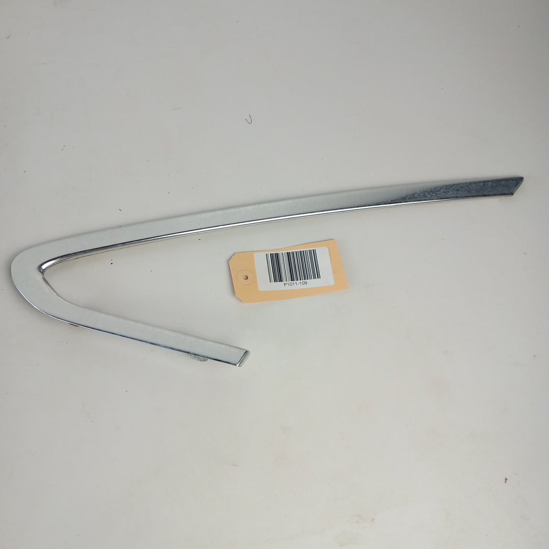 Лайсна хром ляво предно стъкло Opel Astra J 5 врати