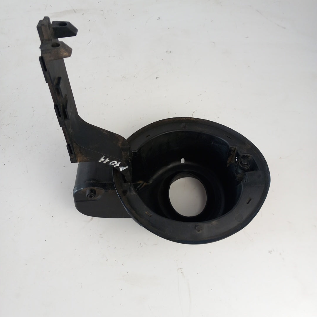 Корпус капак гърловина гориво резервоар Opel Astra J 5 врати