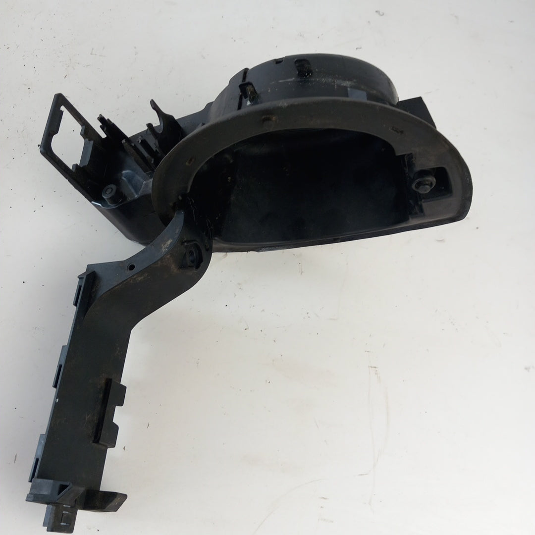 Корпус капак гърловина гориво резервоар Opel Astra J 5 врати