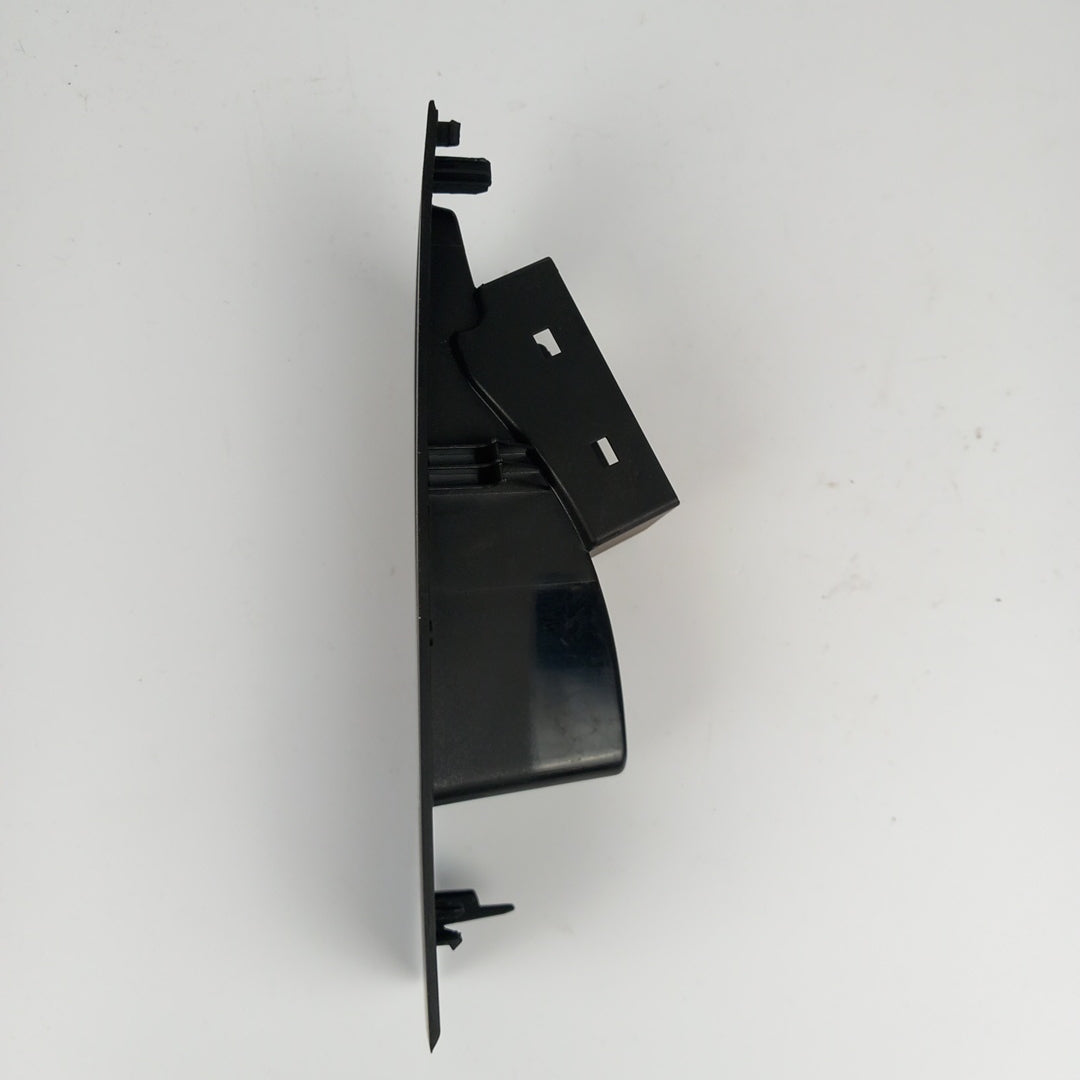 Кутия дясна копче заден повдигач десен прозорец  Opel Astra J 5 врати