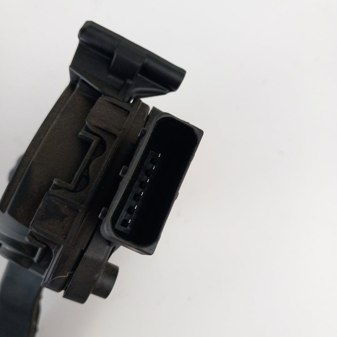 Педал на газта и ел потенциометър EC Opel Astra J