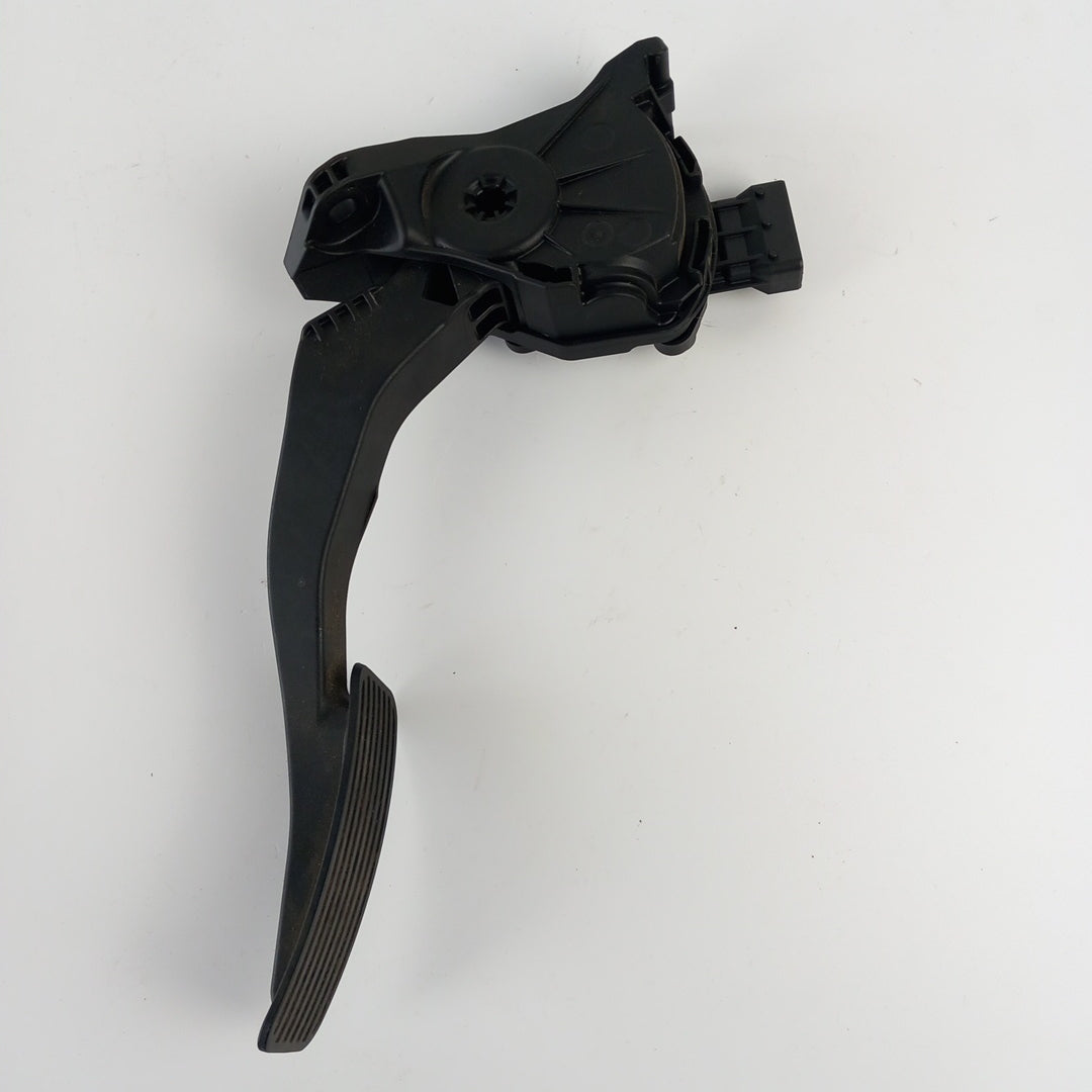 Педал на газта и ел потенциометър EC Opel Astra J