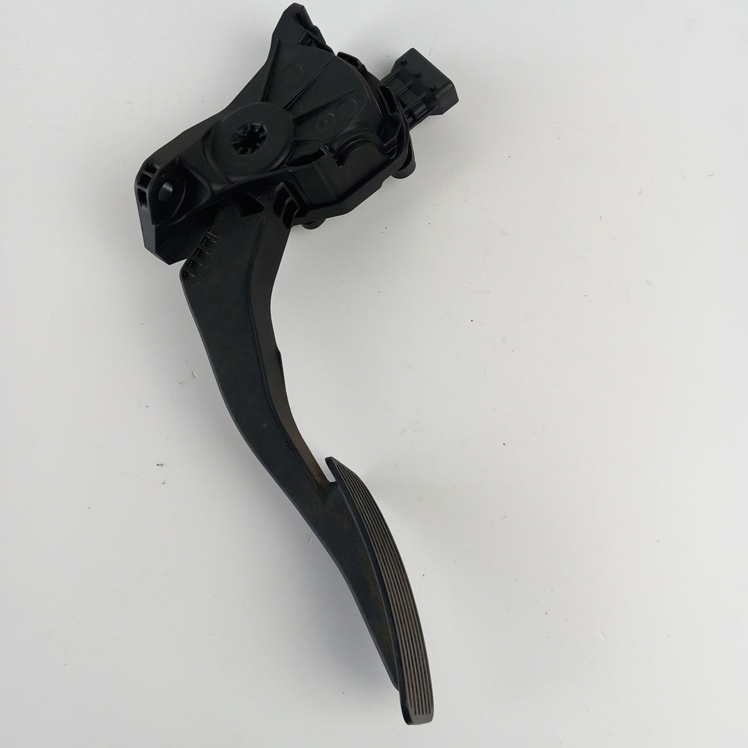 Педал на газта и ел потенциометър EC Opel Astra J