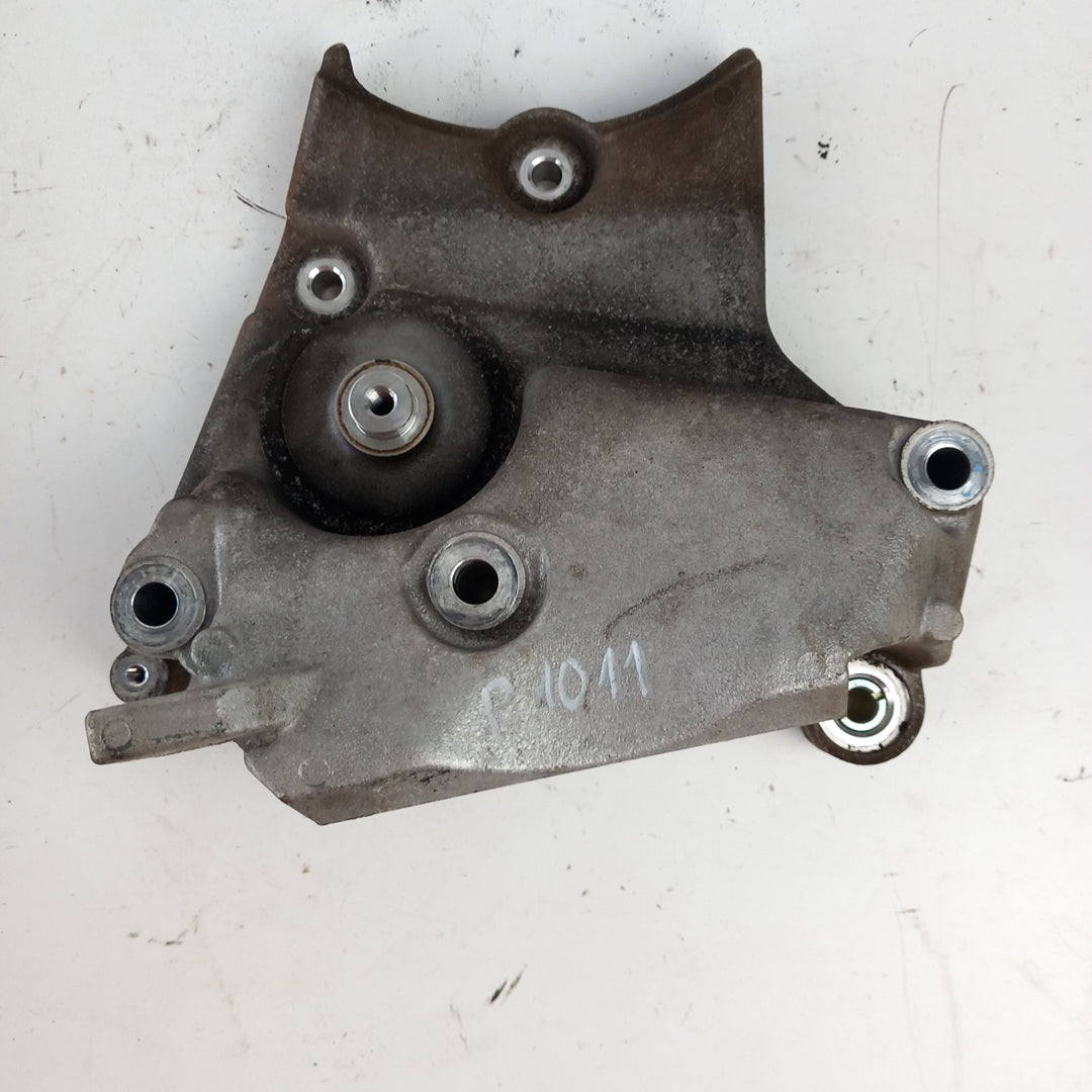 Скоба дясна закрепване двигател Opel Astra J 2,0 CDTI