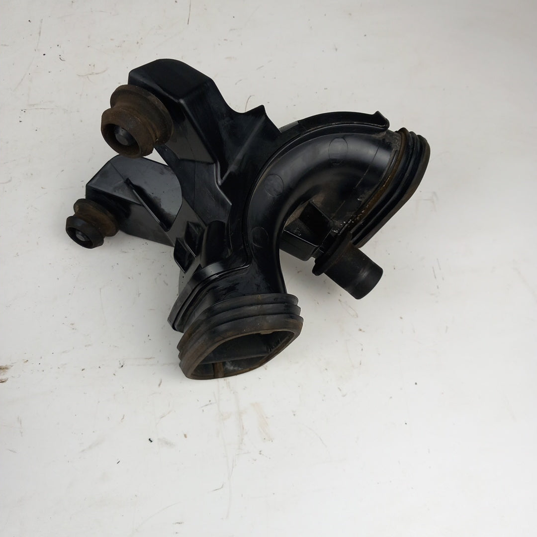 Въздуховод всмукателен въздушен филтър Opel Astra J 2,0 CDTI