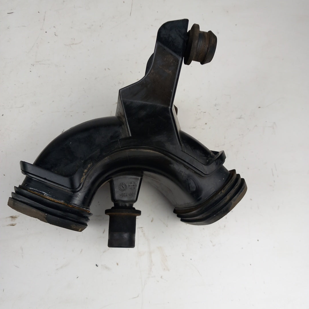 Въздуховод всмукателен въздушен филтър Opel Astra J 2,0 CDTI