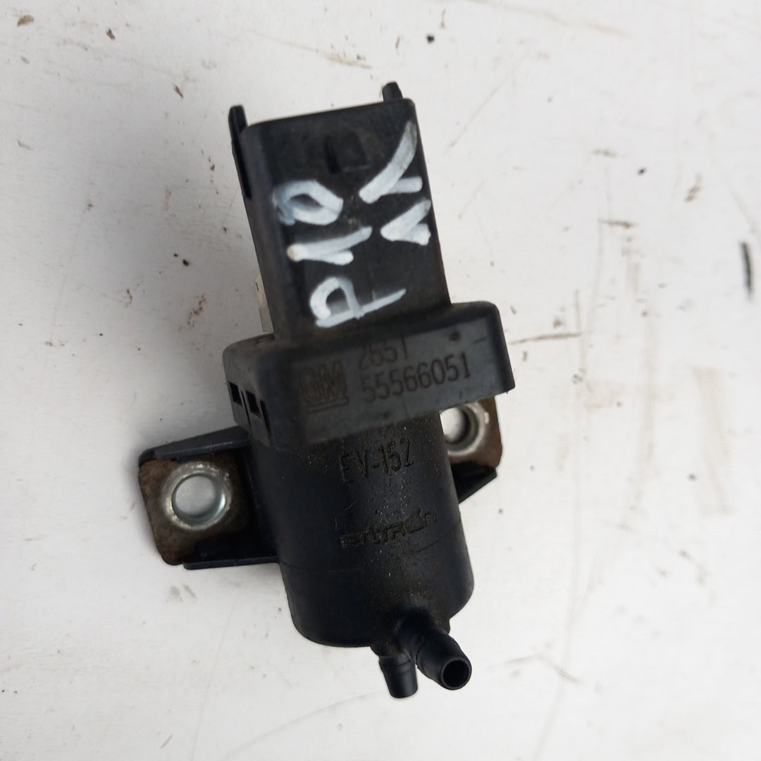 Електромагнитен вакуум клапан рециркулация изгорели газове Opel Astra J 2,0 CDTI