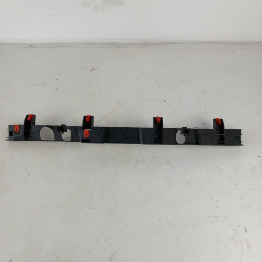 Държач среден предна броня Opel Astra J