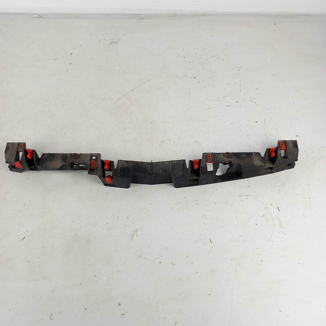 Държач среден предна броня Opel Astra J