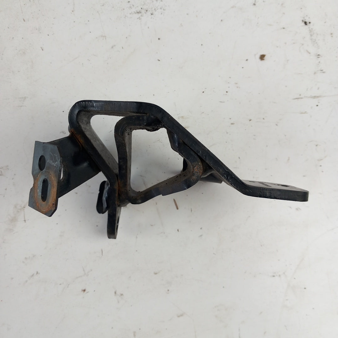 Скоба държач горивна помпа Opel Astra J 2,0 CDTI