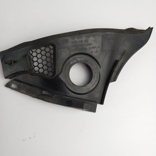 Капак ляв лостов механизъм чистачки Opel Astra J