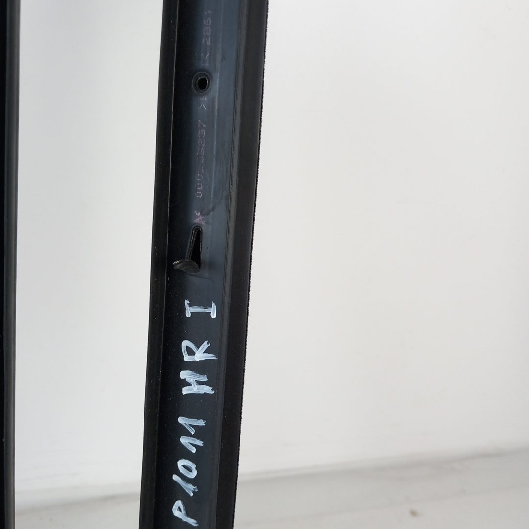 Лайсни уплътнение кора задна лява дясна врата Opel Astra J