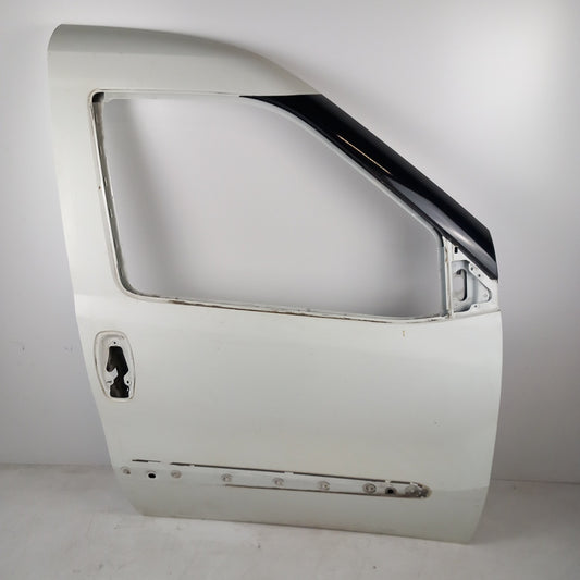 Предна дясна врата бяла  Fiat Doblo 263