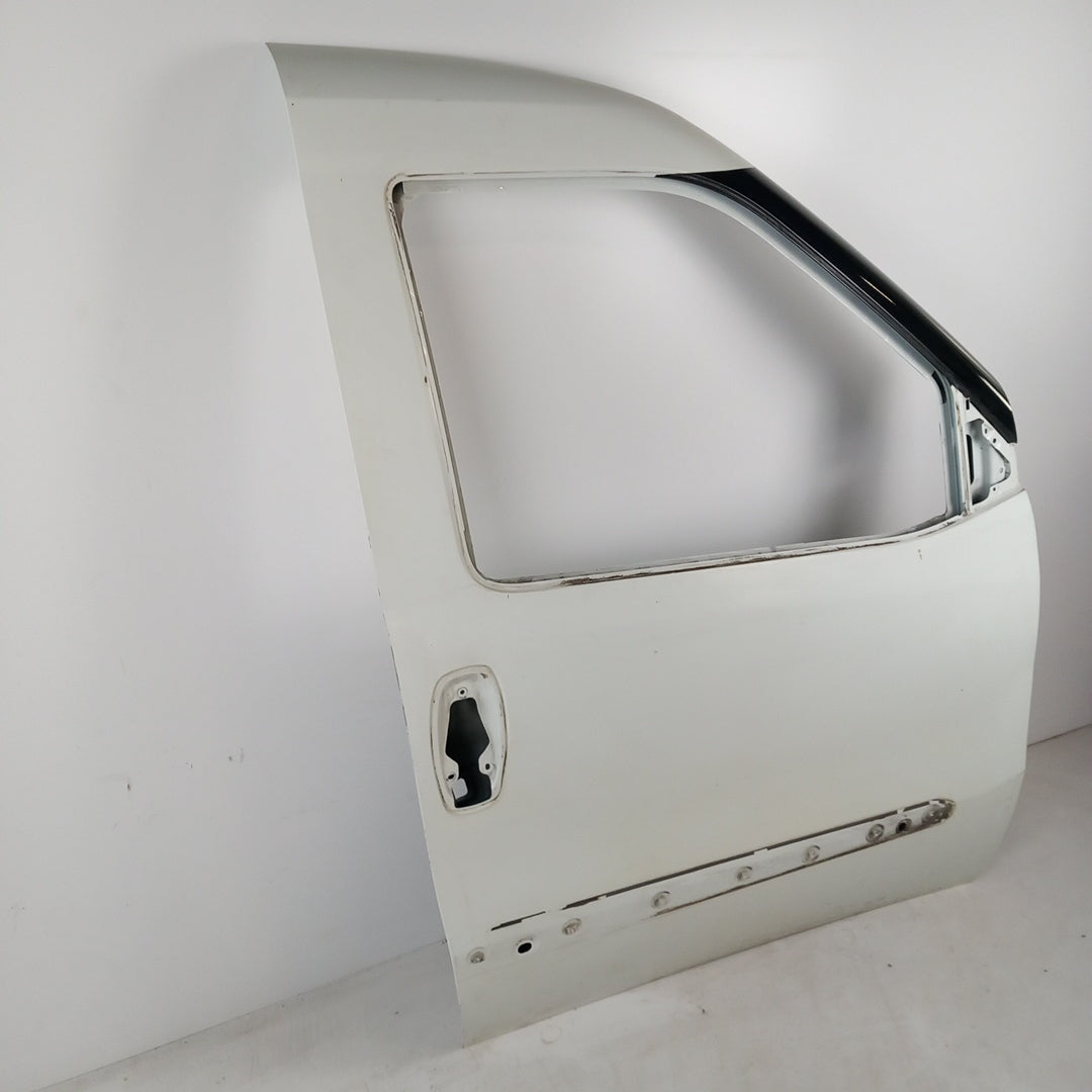 Предна дясна врата бяла  Fiat Doblo 263