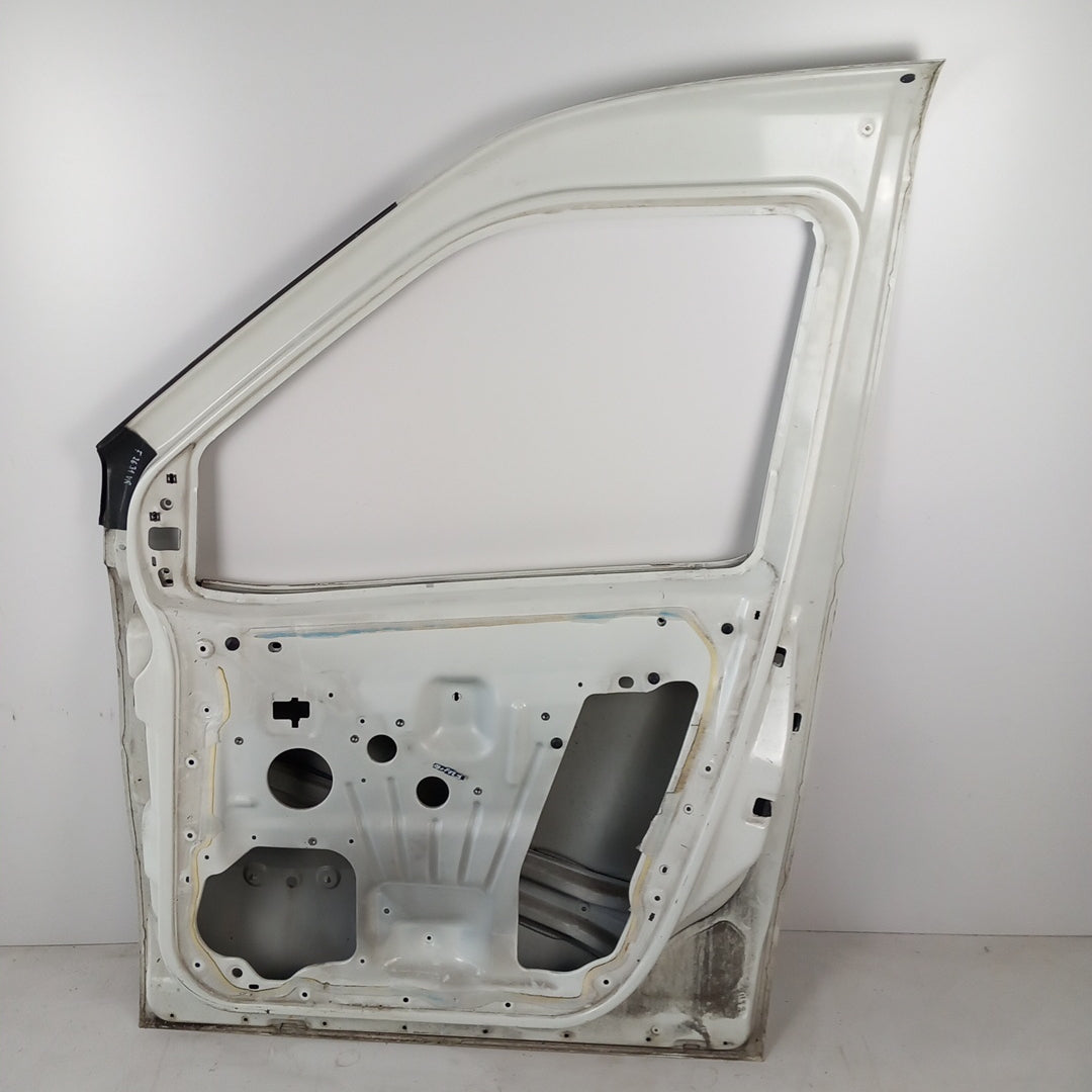 Предна дясна врата бяла  Fiat Doblo 263