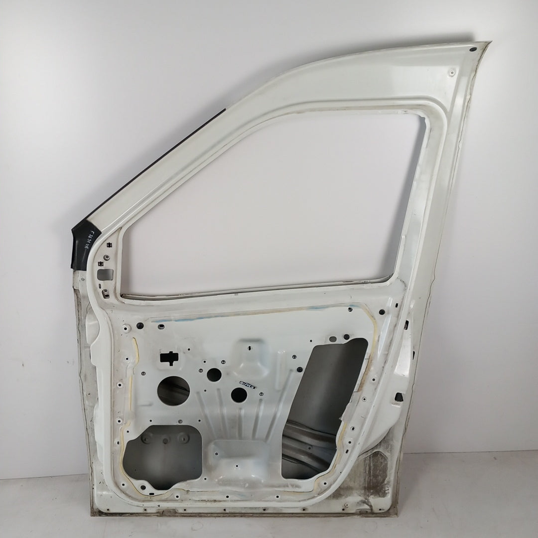 Предна дясна врата бяла  Fiat Doblo 263