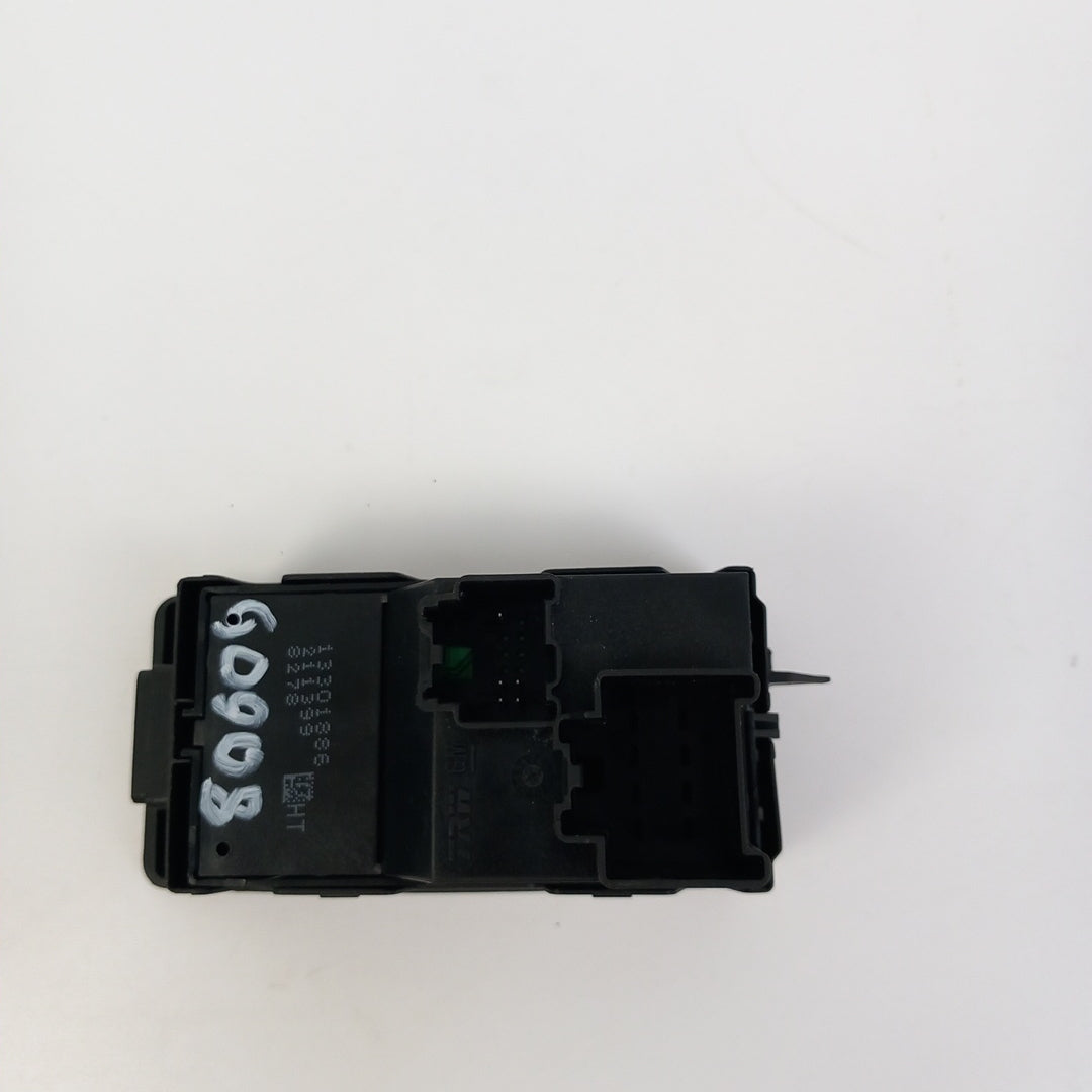 Бутон копче за ел. стъкло предна дясна врата Opel Insignia A