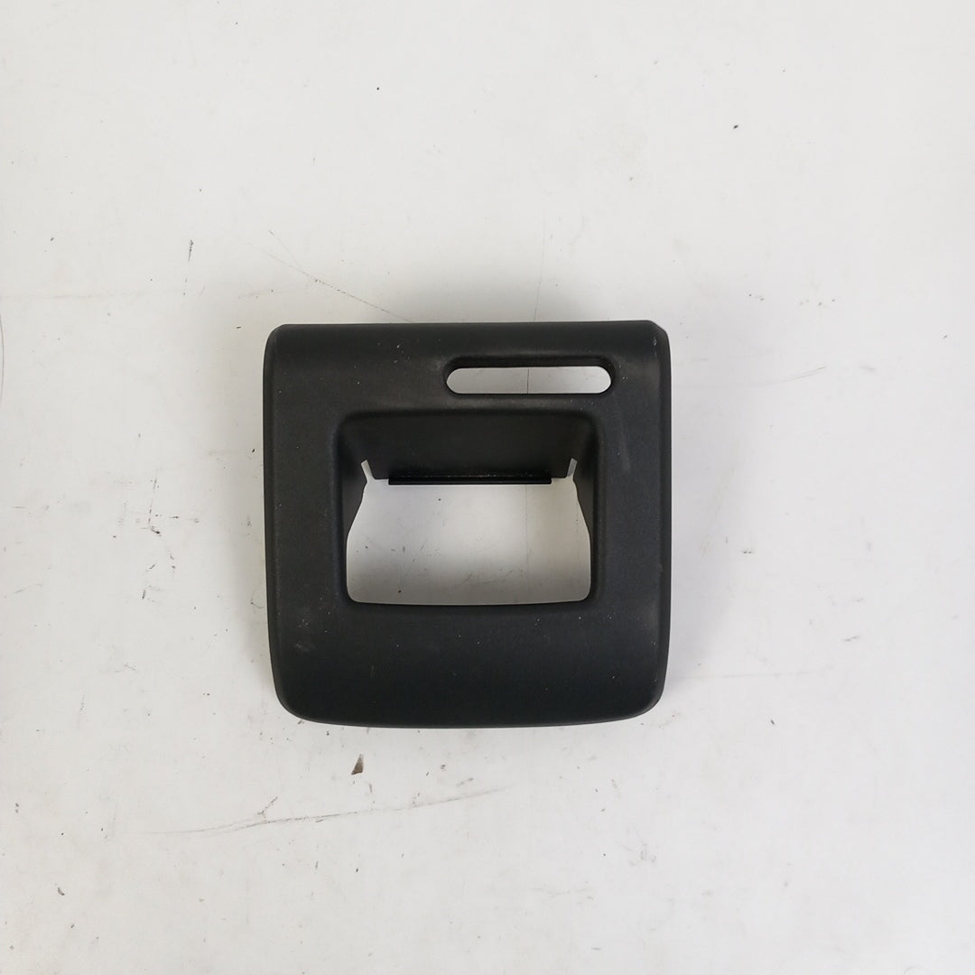 Капак ляв блокиращ механизъм задна лява облегалка Opel Insignia A