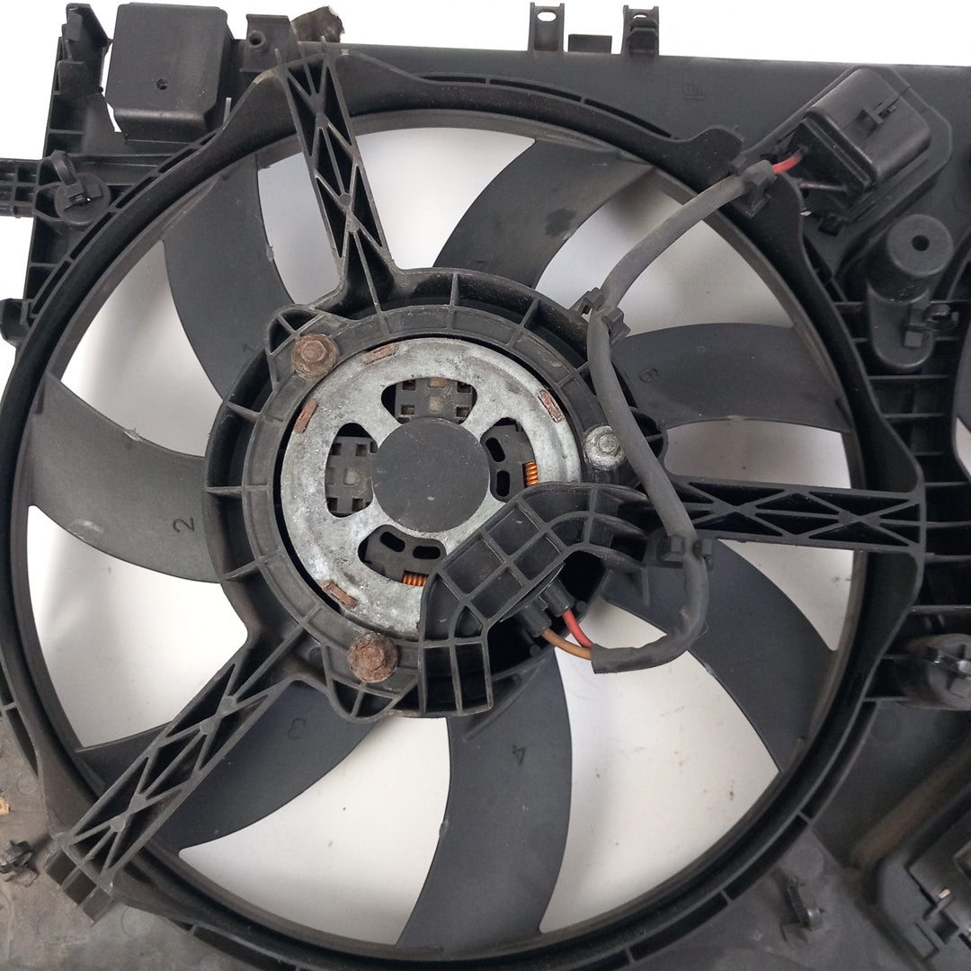 Вентилатор воден радиатор Opel Insignia A 2,0 CDTI
