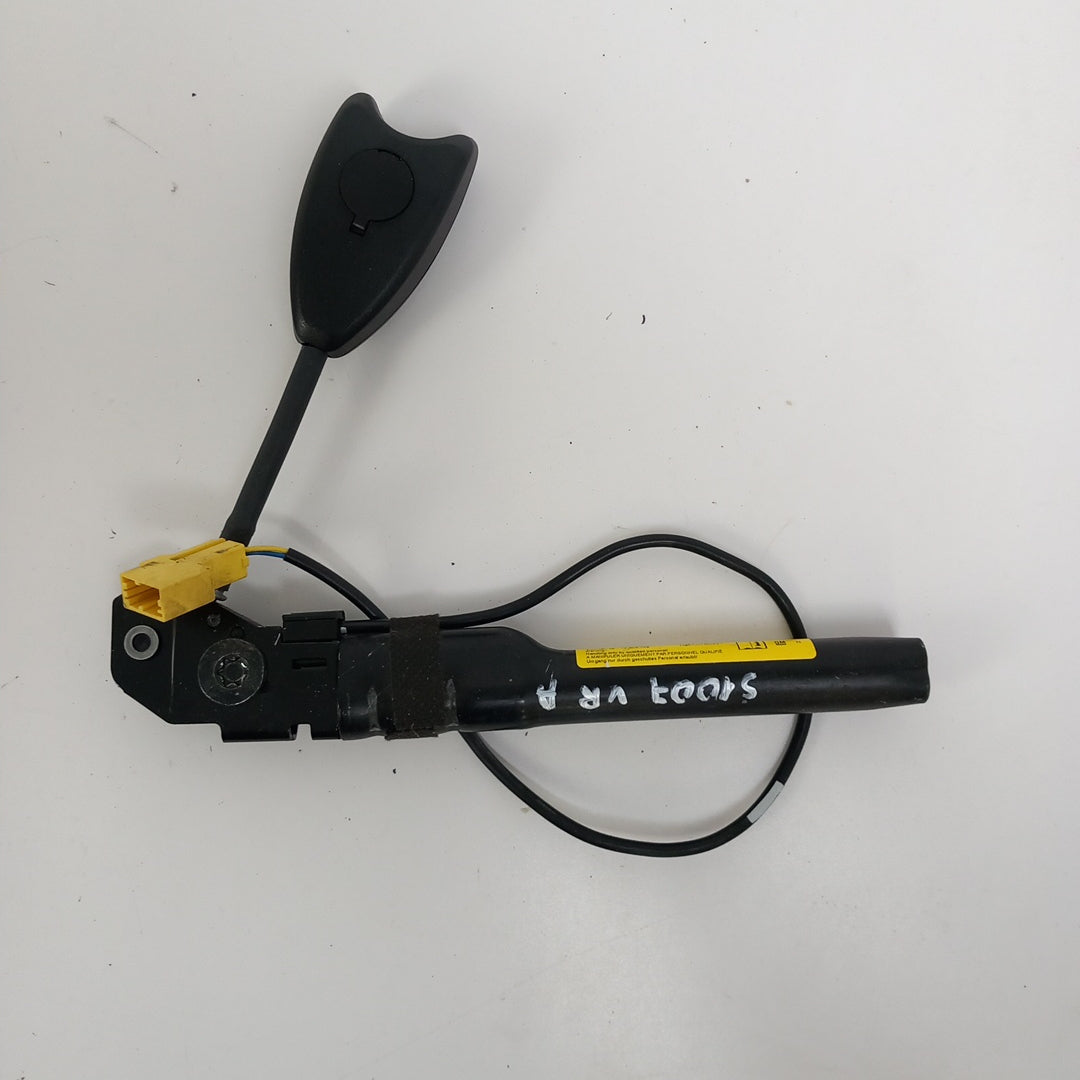 Пиропатрон допълнителен обтегач колан предна дясна седалка външен Opel Meriva B