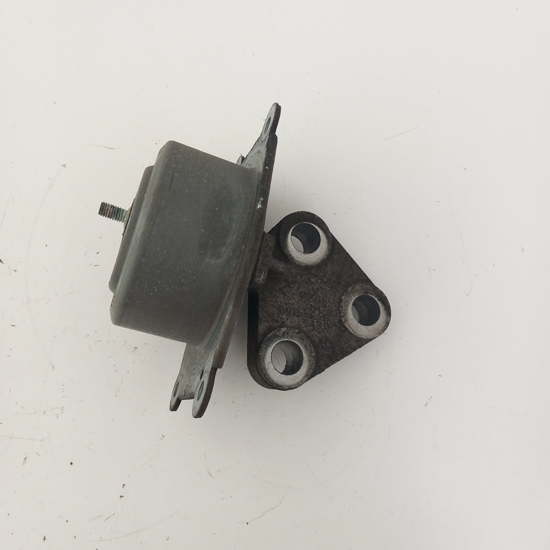 Тампон двигател скорости ляво JW Opel Meriva B 1,4