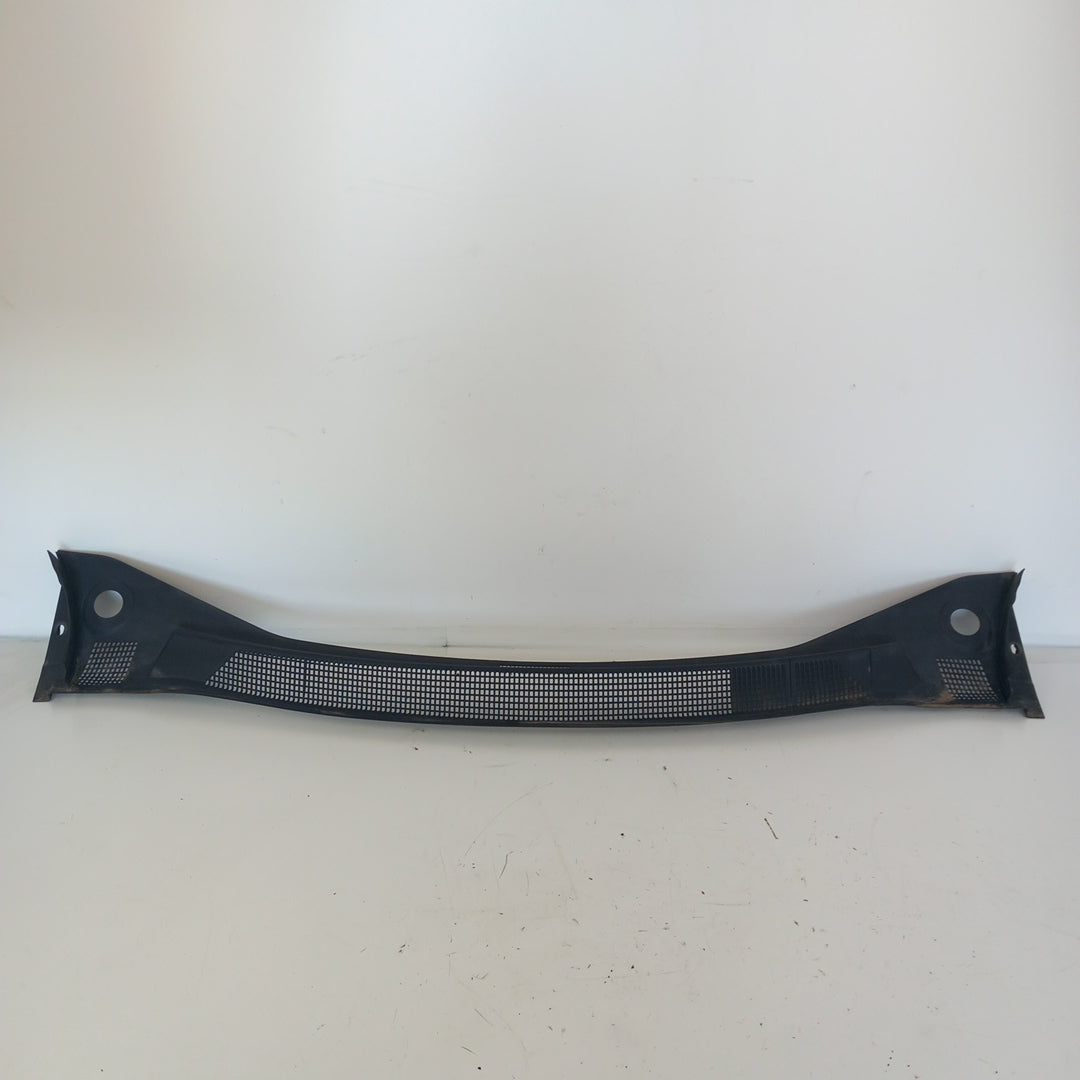 Пластмаса решетка под чистачките Opel Meriva B