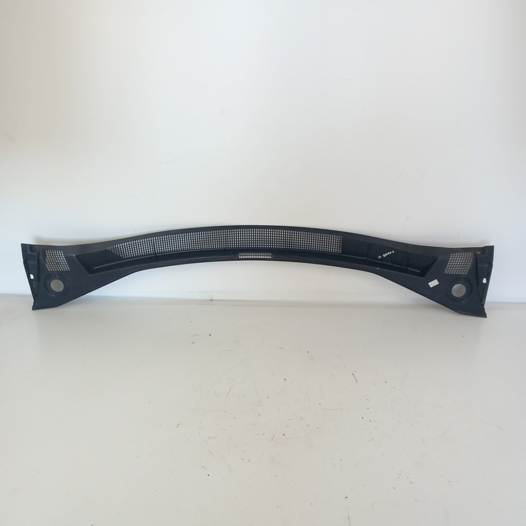 Пластмаса решетка под чистачките Opel Meriva B