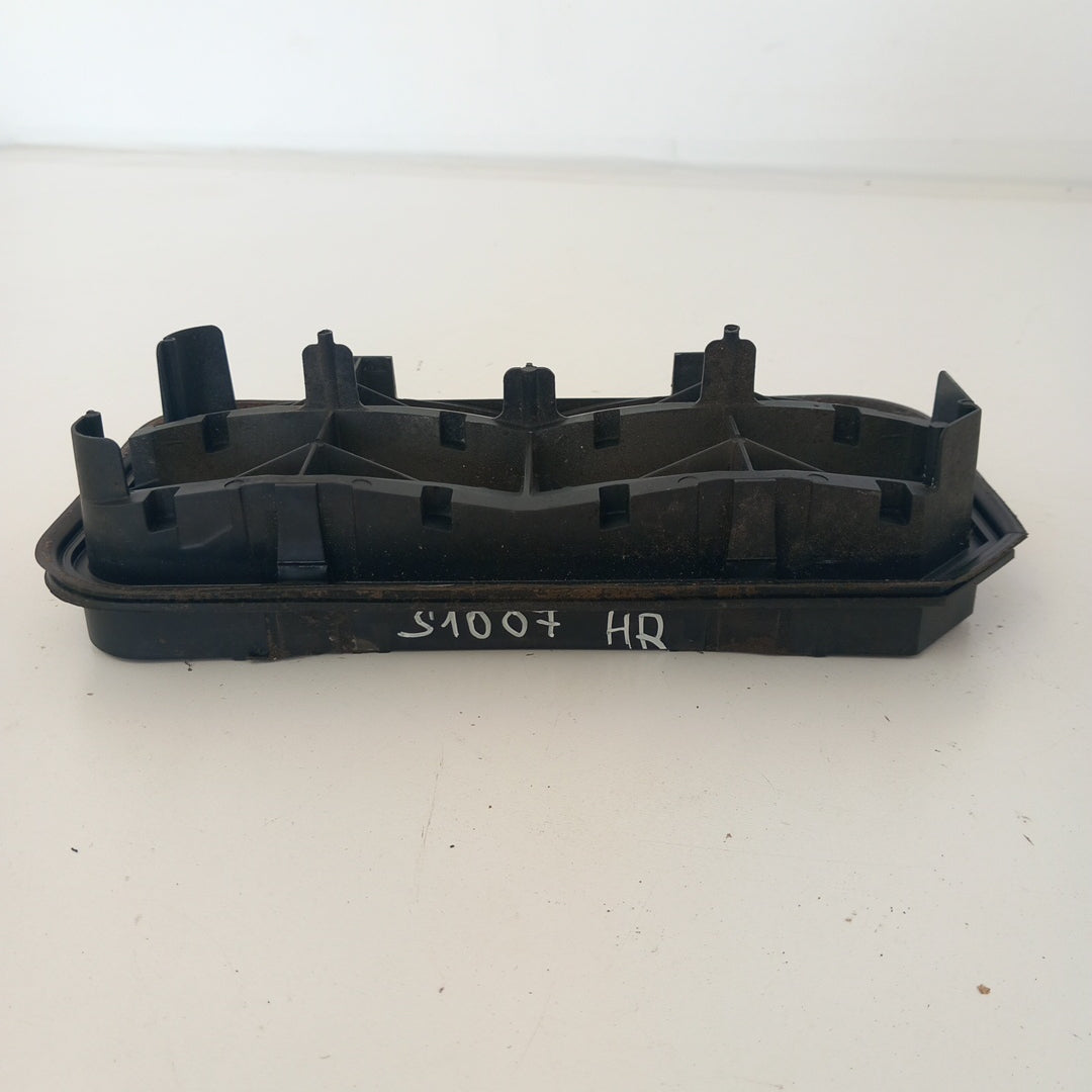 Отдушник на каросерия отзад дясно ляво Opel Meriva B