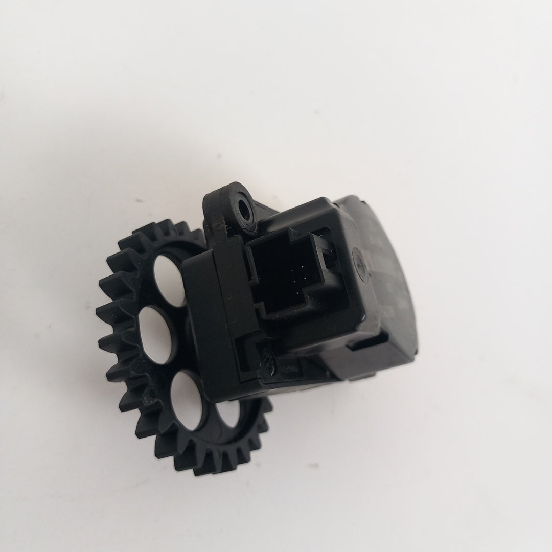 Актуатор сервомотор отопление климатик въздушна клапа Opel Insignia A